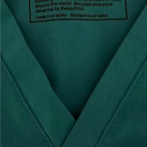 Figs Teal V-Neck Scrub Top and Jogger bottoms